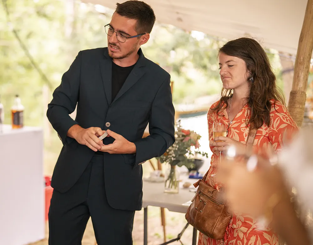 Spectacle de magie pour mariage en petit comité par Sammy Cancy